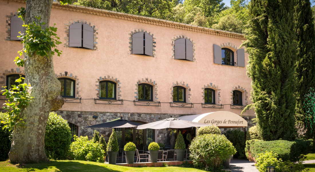 HOSTELLERIE DES GORGES DE PENNAFORT : LA VÉRITÉ EST DANS L’ASSIETTE