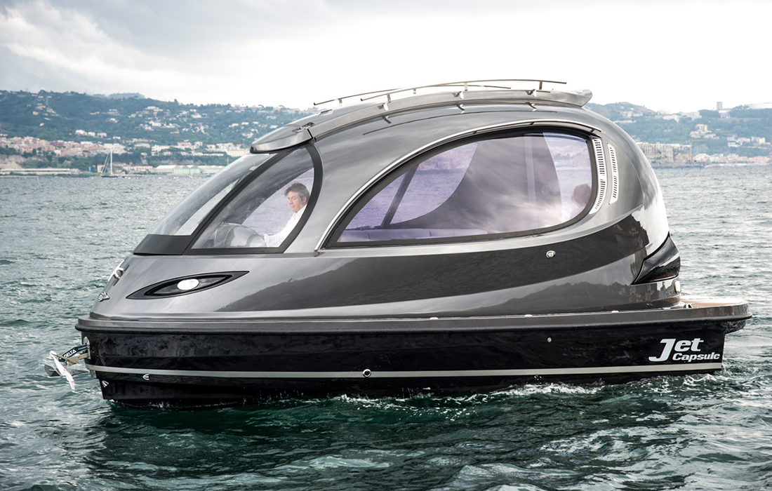 Une navigation sportive avec Jet Capsule, le mini yacht de luxe super puissant