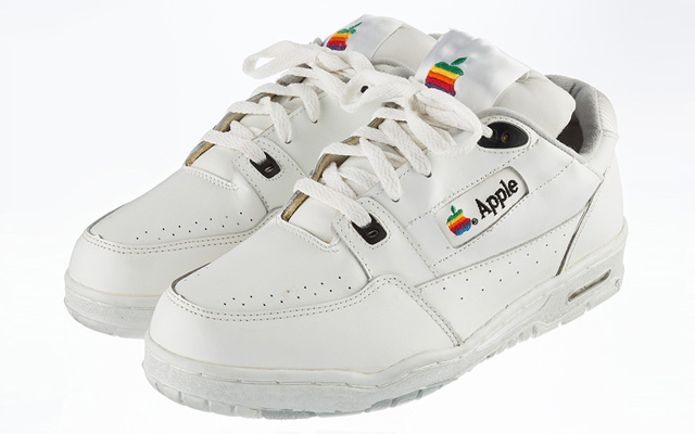 Versace-x-Apple-une-sneakers-en-hommage-à-la-marque-à-la-pomme