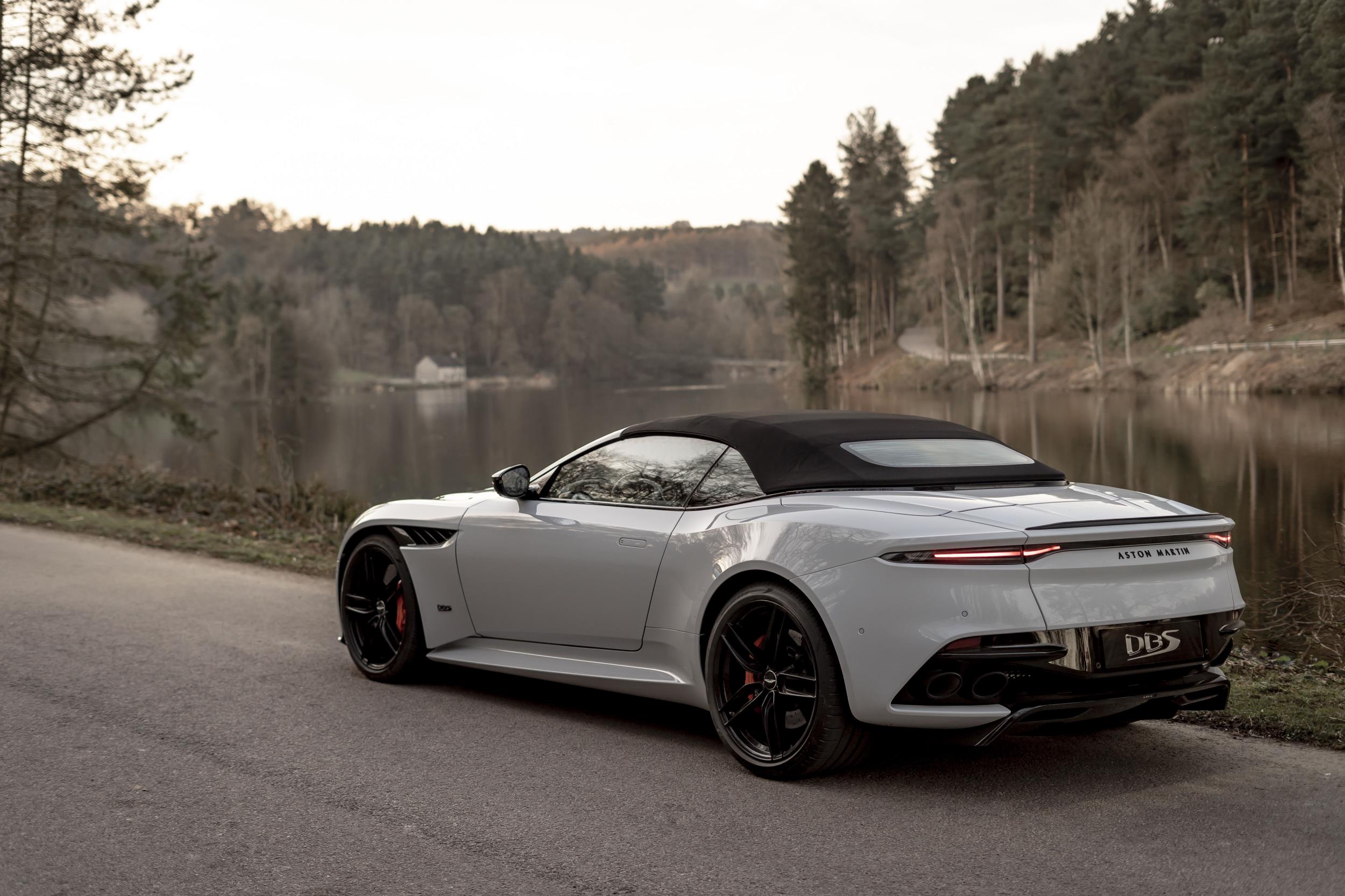 aston martin auto superleggera