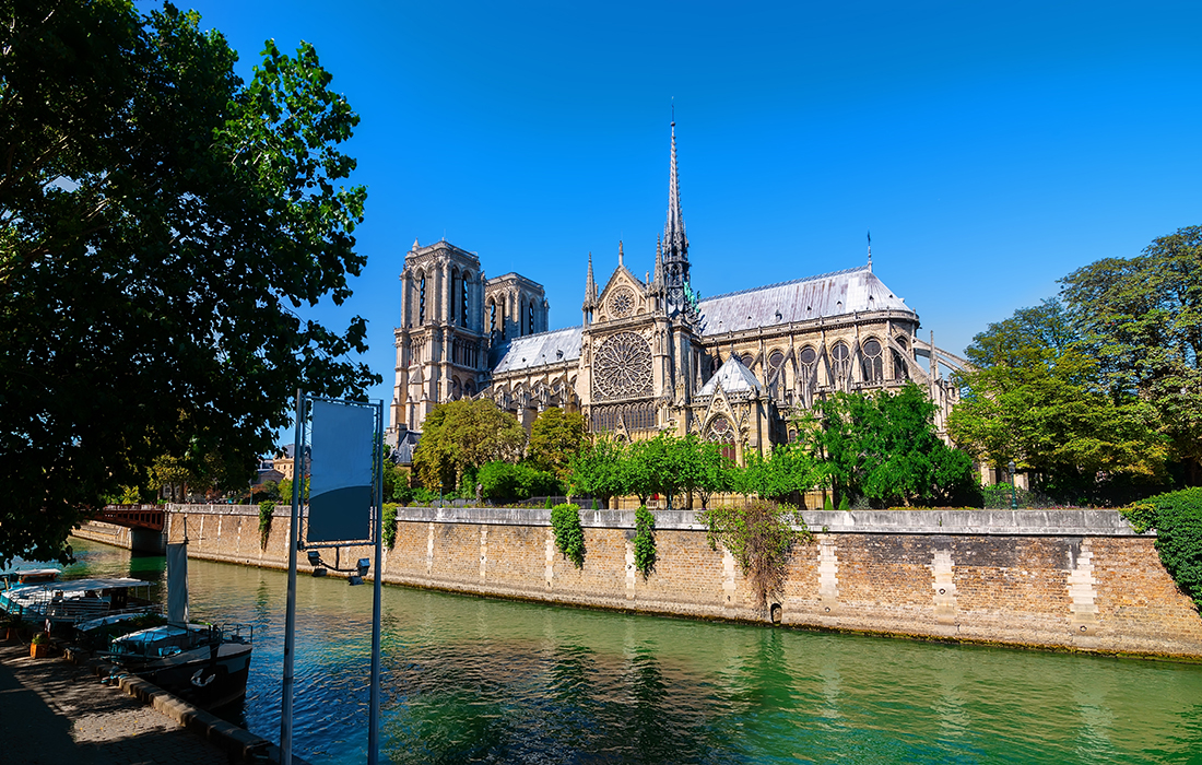 Le groupe LVMH et Kering participeront à la restauration de Notre-Dame-de-Paris