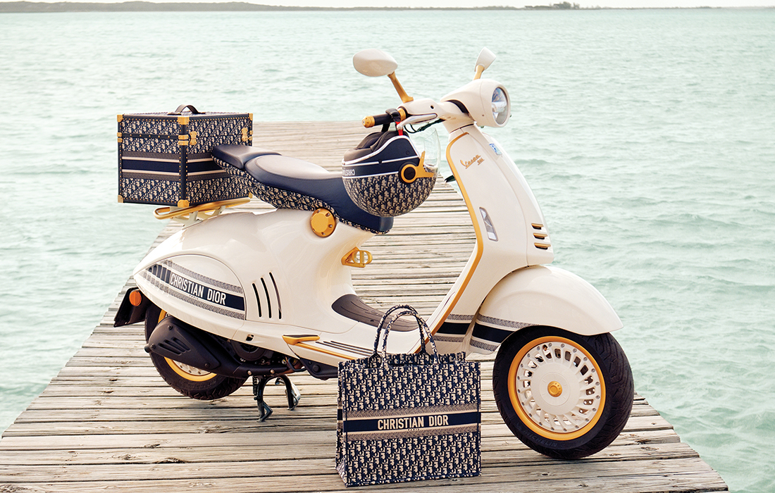 La marque italienne Vespa se rapproche de la maison de luxe française Dior pour donner fruit à un scooter d’exception