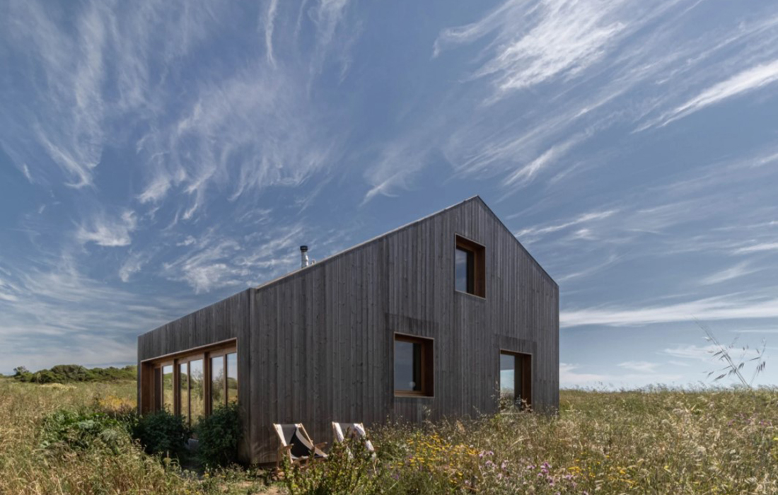 Un éco-hôtel en bois Kebony au cœur d’une réserve naturelle au Portugal