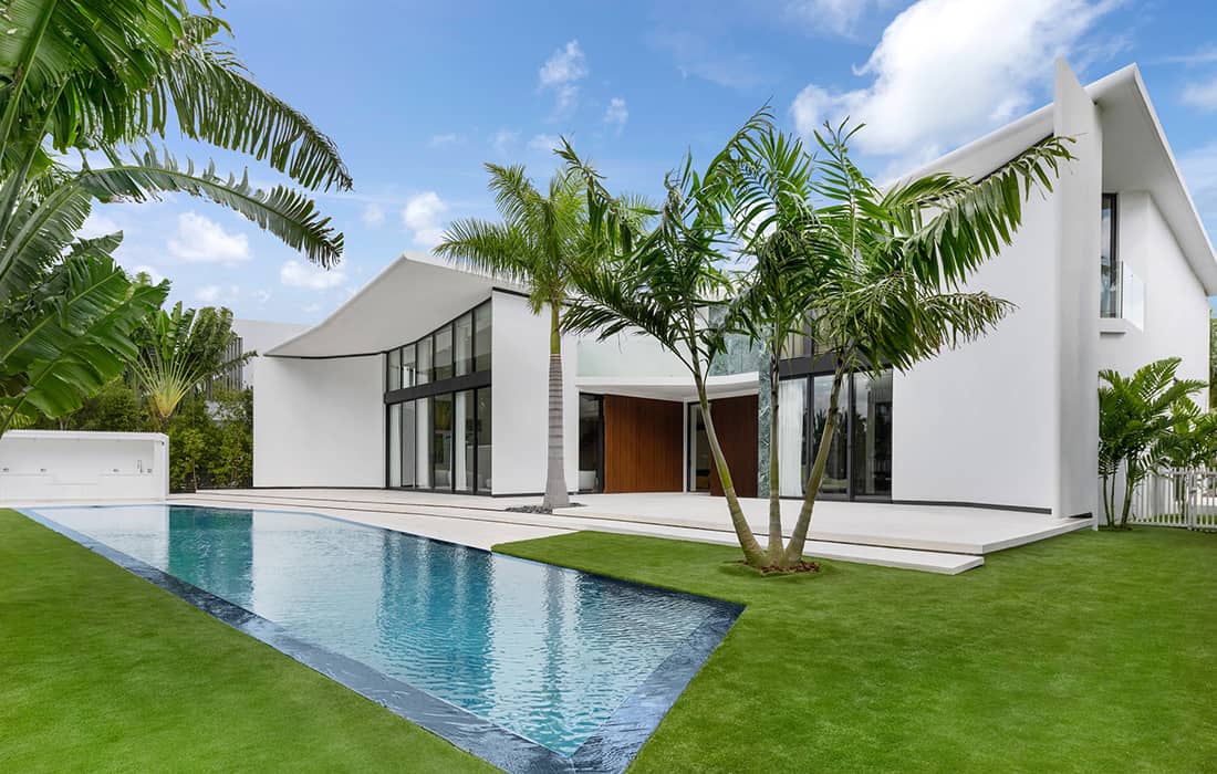 Un manoir paradisiaque réalisé par Achille Salvagni à Miami Beach en vente pour 21 millions de dollars