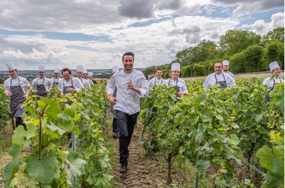 Le Chef Philippe Mille et son équipe de cuisine