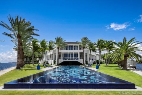 Coral Gables : une villa luxueuse d’exception avec une vue panoramique sur l’océan