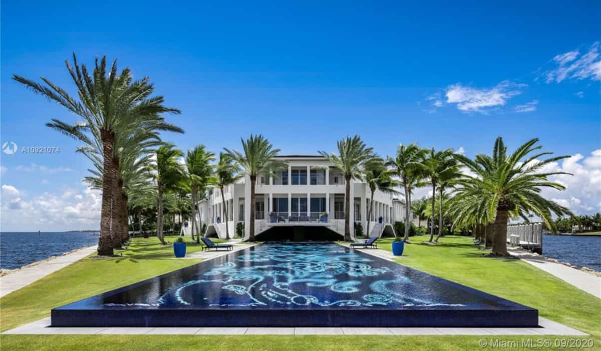Coral Gables : une villa luxueuse d’exception avec une vue panoramique sur l’océan