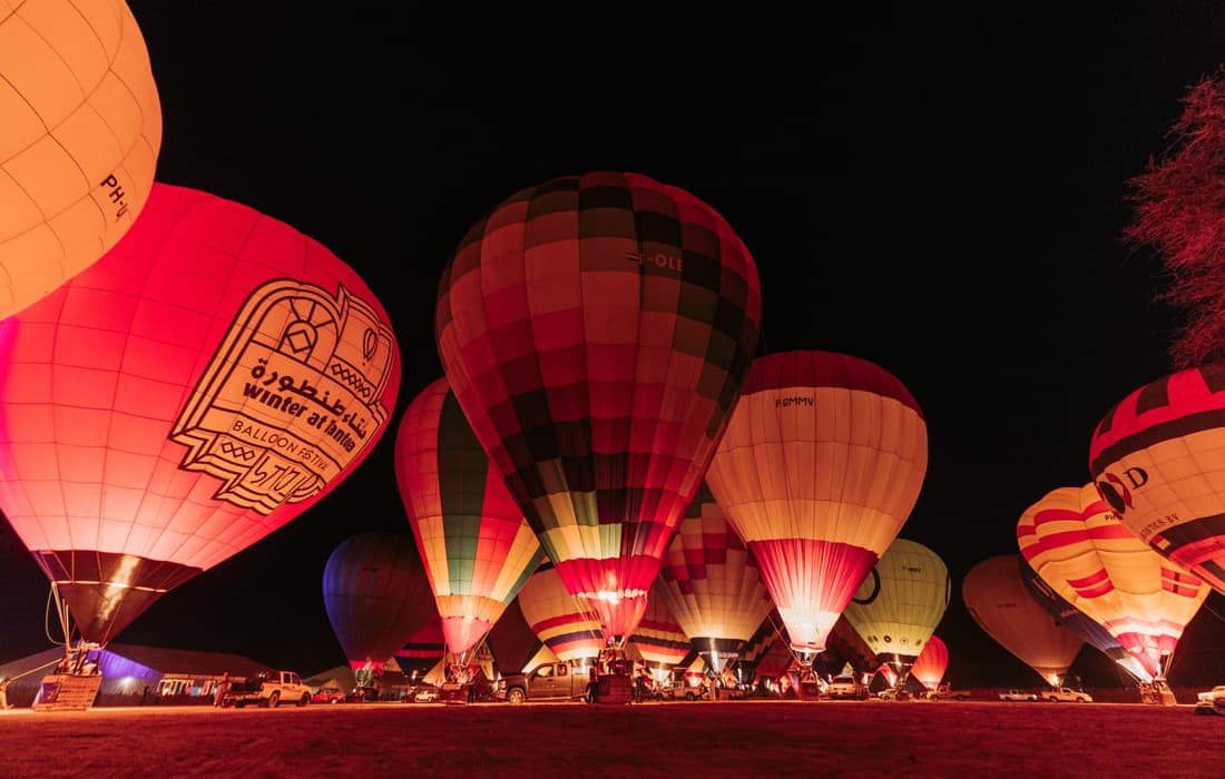 AlUla illumine le ciel et décroche le record du plus grand spectacle de montgolfières lumineuses au monde