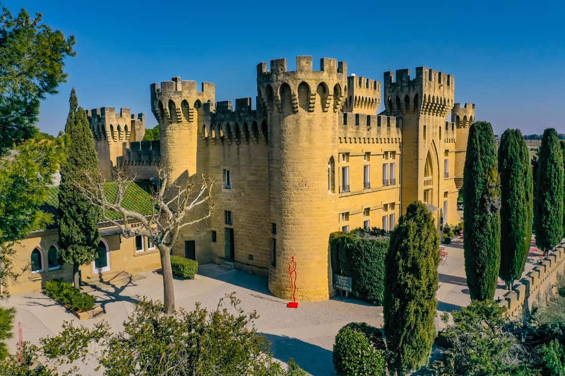 Hostellerie du Château des Fines Roches, au cœur d’un prestigieux vignoble