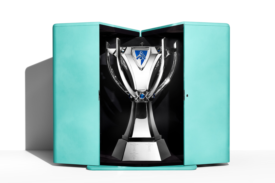 Riot Games demande au joaillier iconique Tiffany & Co. de réaliser le trophée officiel de la Summoner’s Cup Esport de la League of Legends LoL