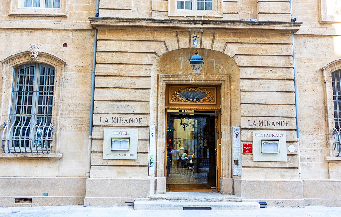 Hôtel La Mirande, la quintessence des arts décoratifs français