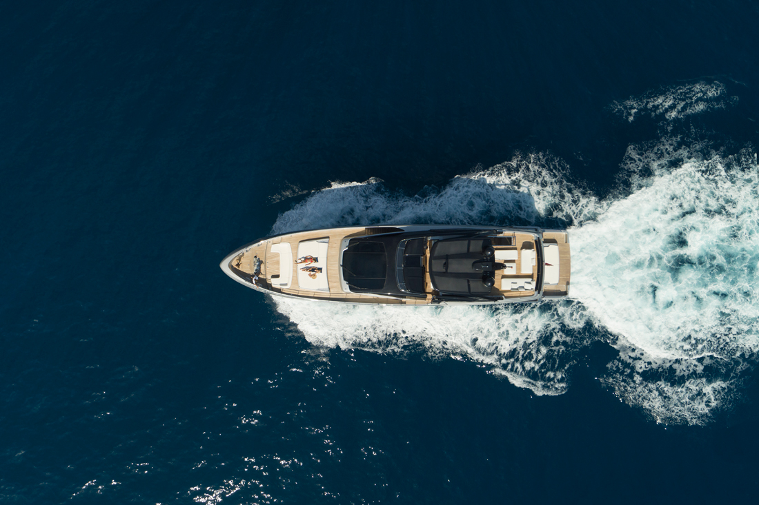 Riva 102′ Corsaro Super, la nouvelle ère des yachts à flybridge