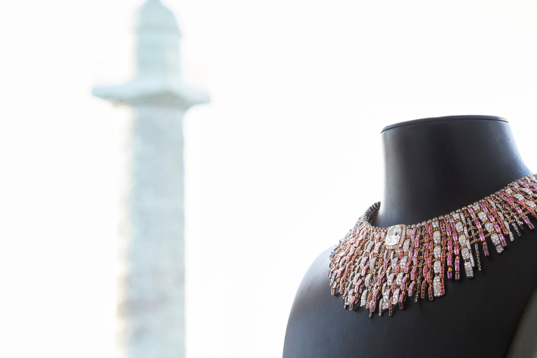 Le collier « Tweed Couture » est entré au Patrimoine Joaillier de Chanel