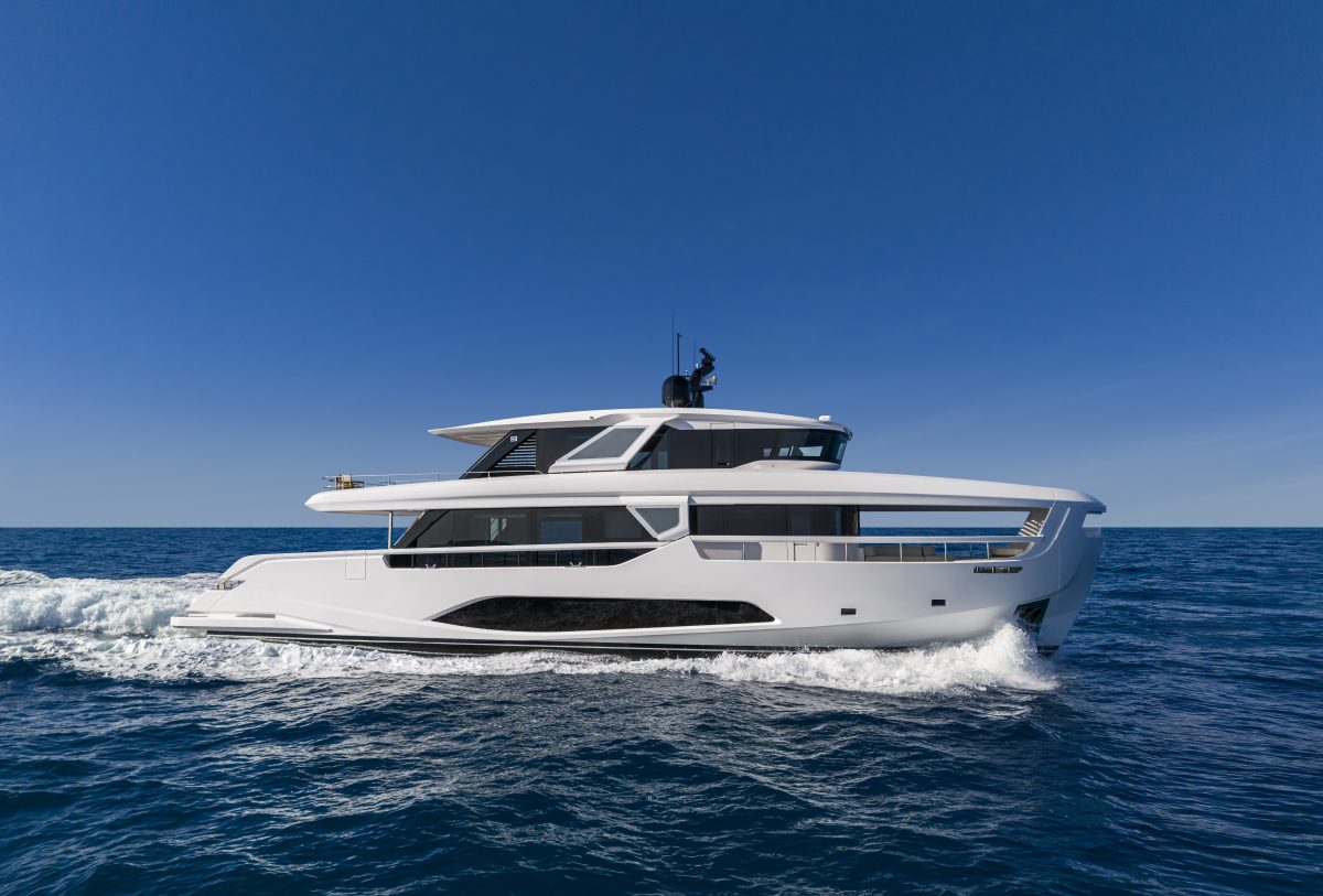 Ferretti Yachts INFYNITO 90: Une révolution nautique