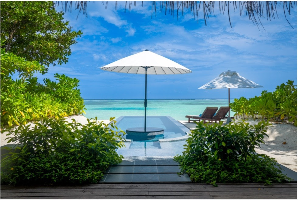 Découvrez les nouvelles villas romantiques de LUX* South Ari Atoll avec piscine privée